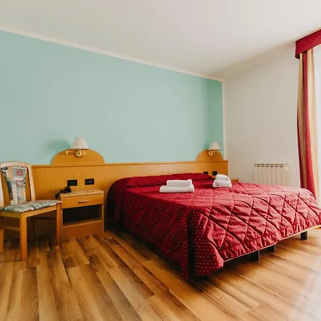 Otel Spera Strigno