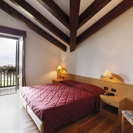 Otel Spera Strigno